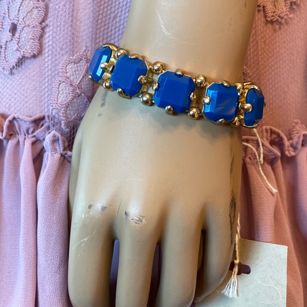 BEAUTIFUL ELASTIC BAND BRACELET